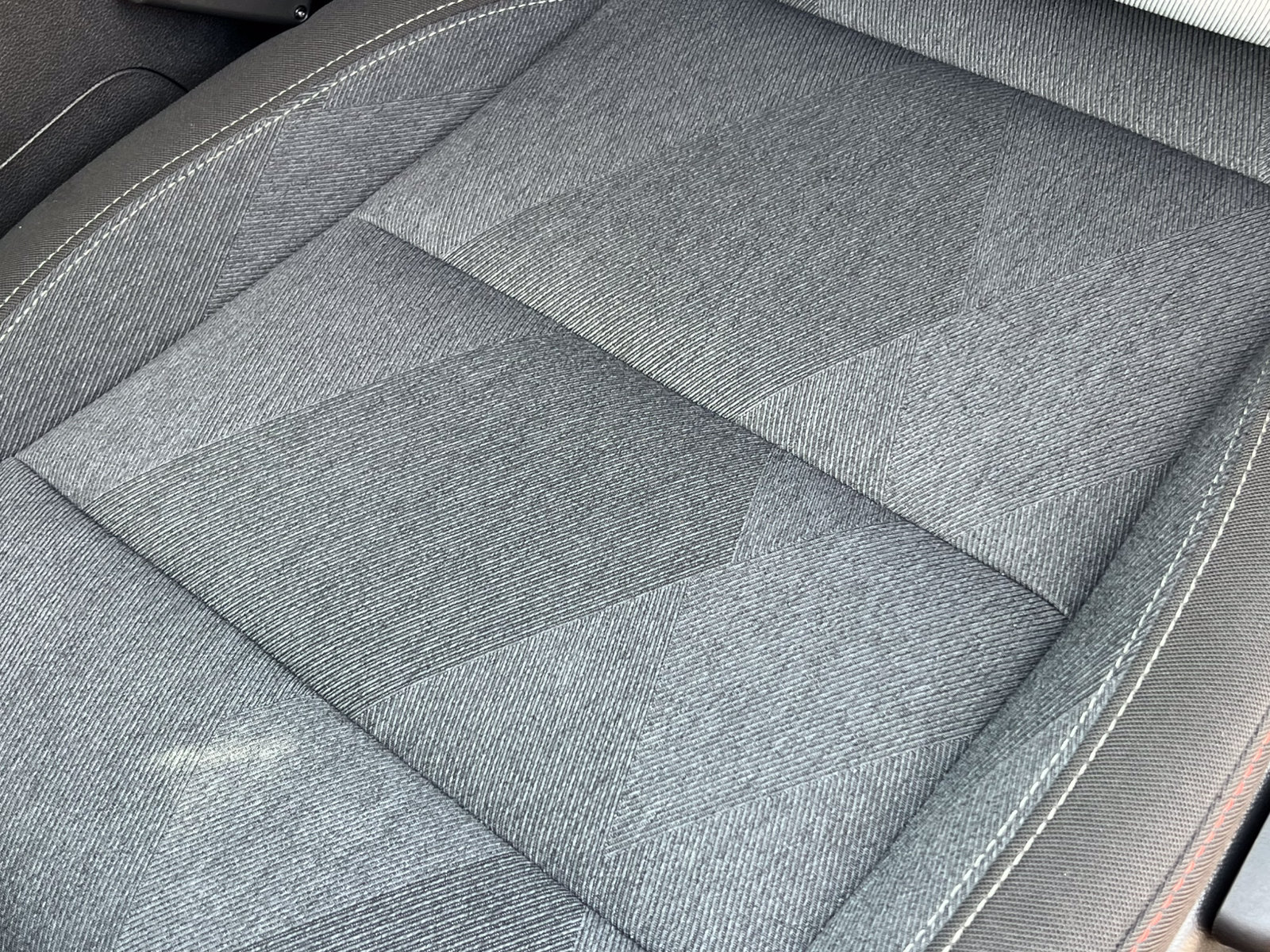 Certified 2024 Chevrolet Trax RS w/ Sunroof Package FWD image 14