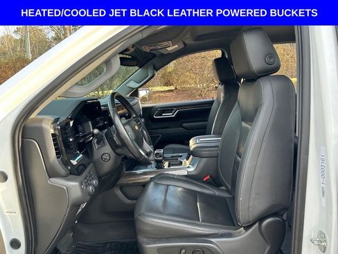 Used 2022 Chevrolet Silverado 1500 LTZ w/ Z71 Off-Road Package image 4