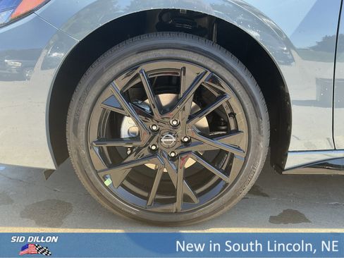 New 2025 Nissan Sentra SR w/ Midnight Edition image 11