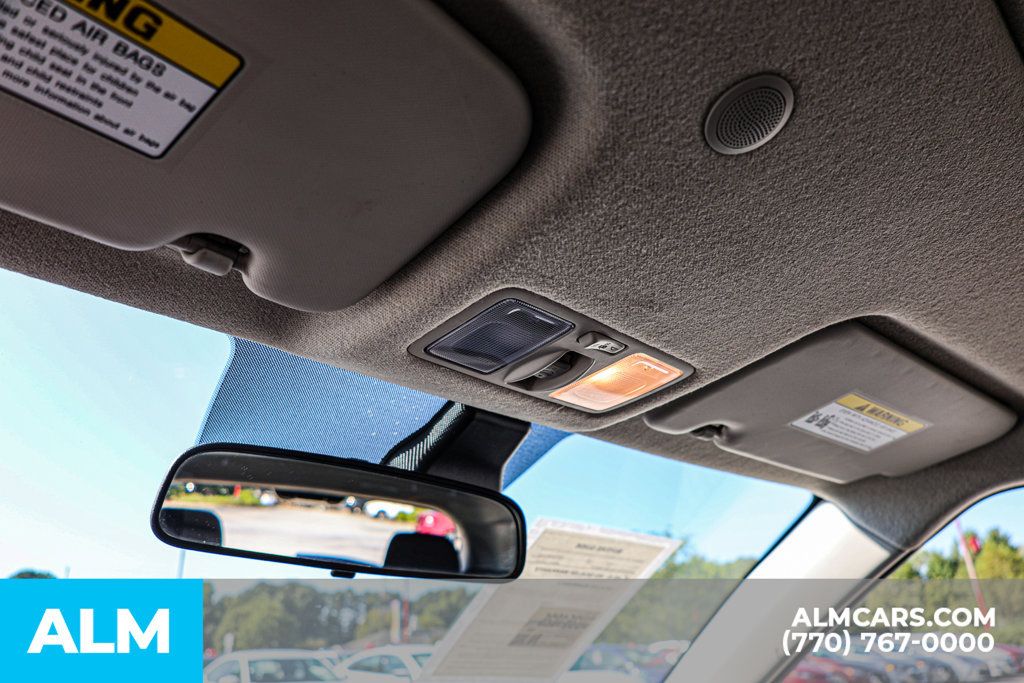 Used 2025 Hyundai Venue SEL FWD image 52