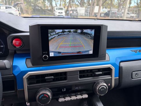 Used 2024 Toyota Tacoma TRD Sport image 17