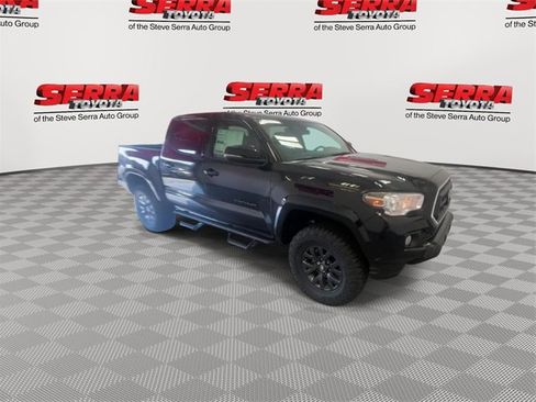 Used 2023 Toyota Tacoma SR5 w/ Technology Package image 5