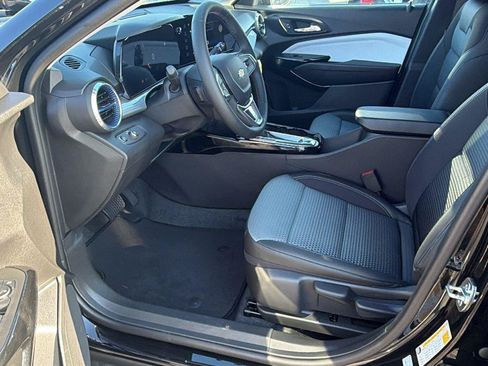 New 2026 Chevrolet Trax LT w/ LT Convenience Package FWD image 14