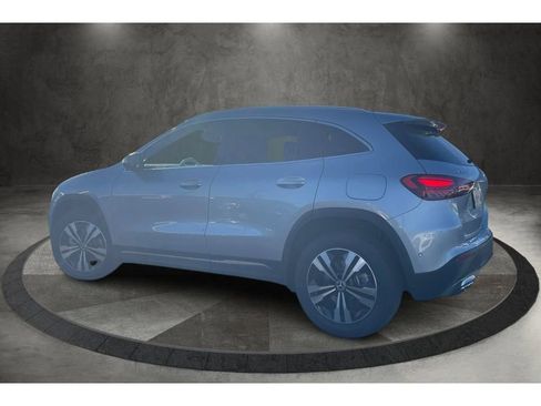 New 2025 Mercedes-Benz GLA 250 4MATIC image 5