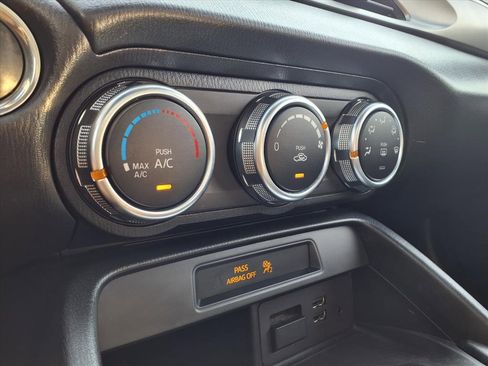 Used 2020 FIAT 124 Spider Classica w/ Technology Group image 21