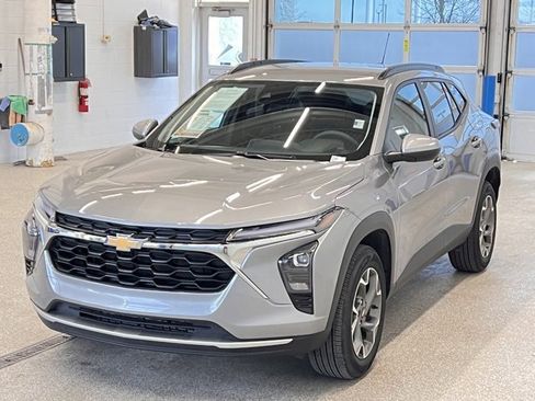 Certified 2025 Chevrolet Trax LT image 4