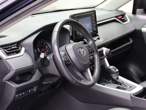 Used 2019 Toyota RAV4 XLE Premium w/ Cold Weather Package AWD/4WD image 13