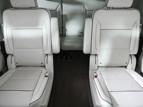 Used 2022 GMC Yukon XL Denali image 13