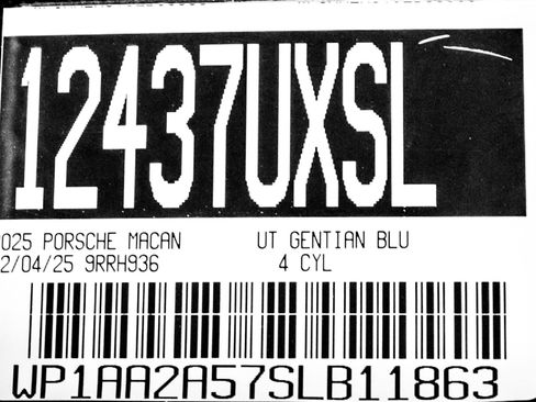 Used 2025 Porsche Macan image 28