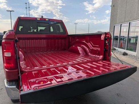 New 2026 RAM 1500 4x4 Crew Cab image 7