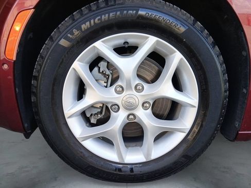 Used 2020 Chrysler Pacifica Touring-L Plus w/ Tire & Wheel Group FWD image 14