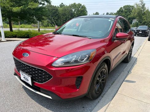 Used 2021 Ford Escape SE w/ Convenience Package AWD/4WD image 3