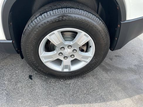 Used 2012 GMC Acadia SL w/ Preferred Package FWD image 11