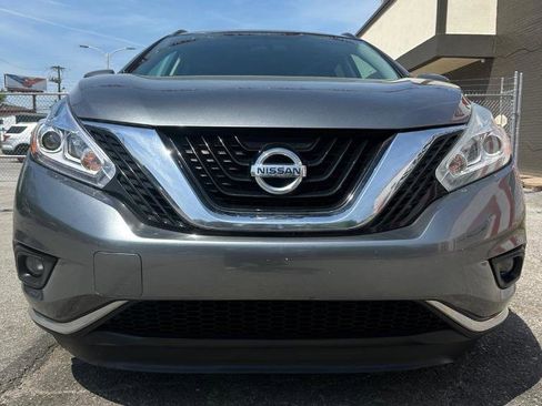 Used 2017 Nissan Murano SV FWD image 2