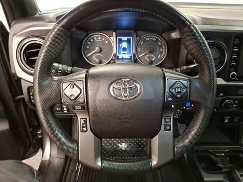 Used 2021 Toyota Tacoma TRD Off-Road image 19