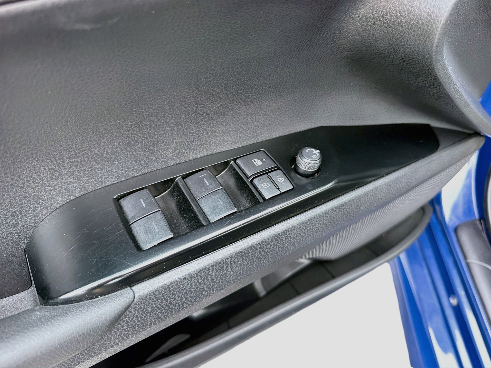 Certified 2025 Toyota Camry SE FWD image 13