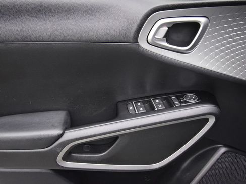 Used 2022 Kia Soul LX w/ Technology Package FWD image 23