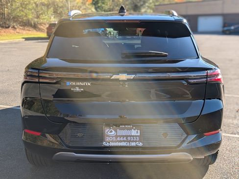 Used 2025 Chevrolet Equinox EV LT w/ Convenience Package image 8