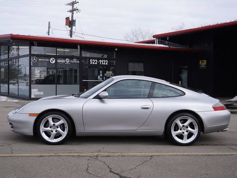 Used 2001 Porsche 911 Carrera RWD image 4