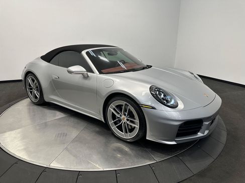 Certified 2025 Porsche 911 Carrera RWD image 10