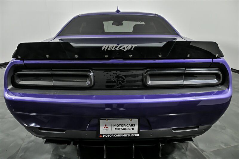 Used 2016 Dodge Challenger SRT Hellcat RWD image 8