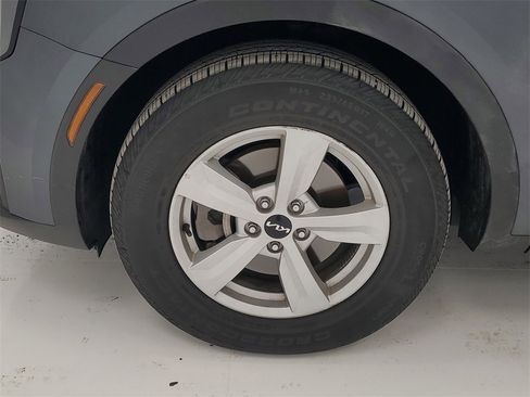 Used 2024 Kia Sorento LX image 6