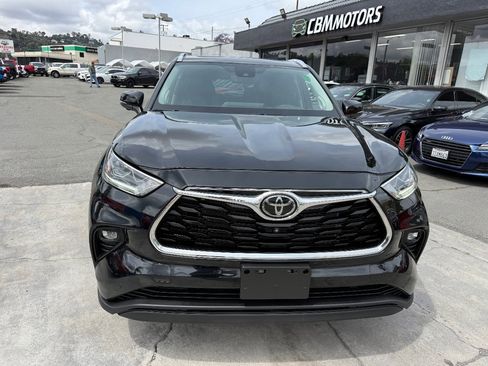 Used 2023 Toyota Highlander Limited AWD/4WD image 2