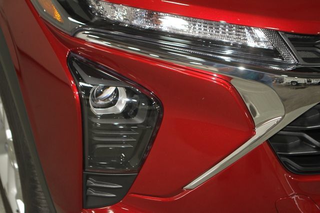 Used 2025 Chevrolet Trax LS w/ LS Convenience Package FWD image 7