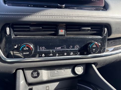 Used 2024 Nissan Rogue SL image 31