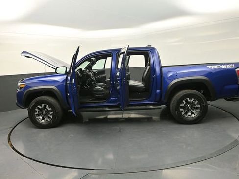 Used 2022 Toyota Tacoma TRD Off-Road w/ TRD Premium Off Road Package image 30