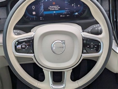 Used 2025 Volvo XC90 B6 Ultra w/ Protection Package Premier image 15