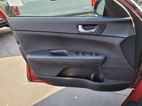 Used 2020 Kia Optima S image 28