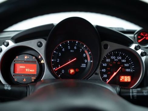 Used 2016 Nissan 370Z Coupe RWD image 25