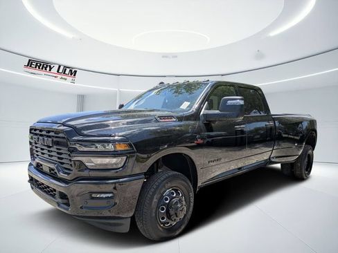 New 2026 RAM 3500 Big Horn AWD/4WD image 7