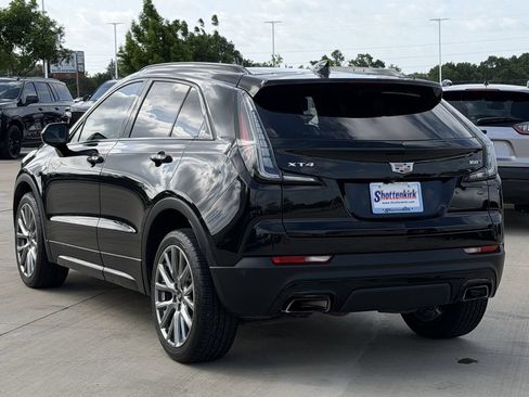 Used 2020 Cadillac XT4 Sport w/ Cold Weather Package FWD image 4