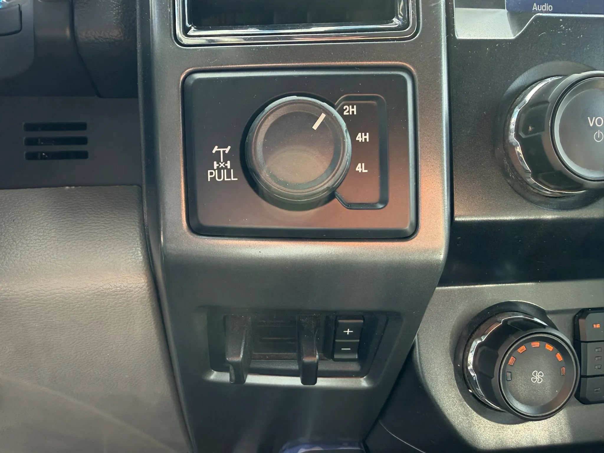 Used 2022 Ford F250 XLT w/ XLT Premium Package AWD/4WD image 20