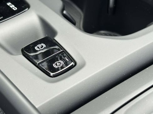 New 2026 Volvo XC40 B5 Core AWD/4WD image 28