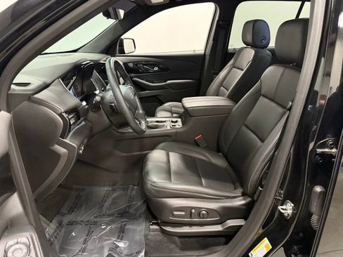 Used 2023 Chevrolet Traverse RS image 14