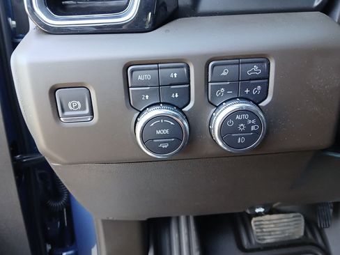 Used 2025 GMC Sierra 1500 Denali w/ Technology Package AWD/4WD image 30