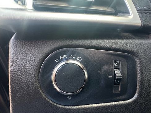 Used 2015 Cadillac SRX Luxury w/ Driver Awareness Package image 21