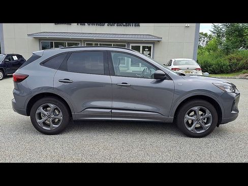 Certified 2024 Ford Escape ST-Line w/ Tech Pack #1 AWD/4WD image 9