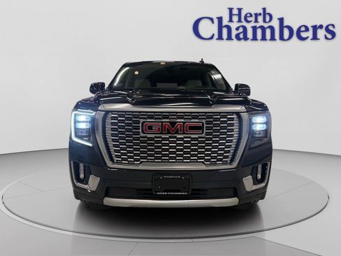 Used 2022 GMC Yukon Denali w/ Denali Premium Package image 4