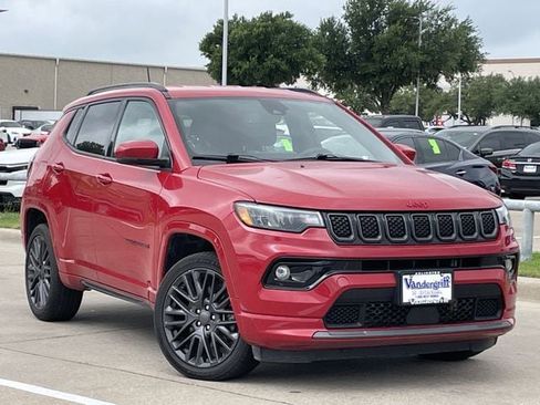 Used 2023 Jeep Compass Limited AWD/4WD image 2
