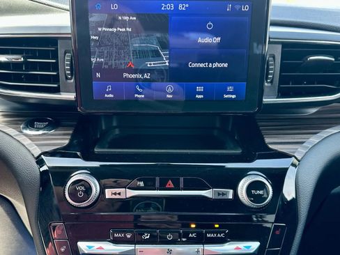 Used 2024 Ford Explorer Limited image 13