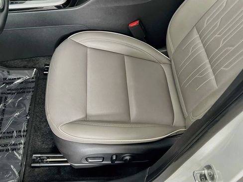 Certified 2024 Buick Envista Avenir FWD image 16