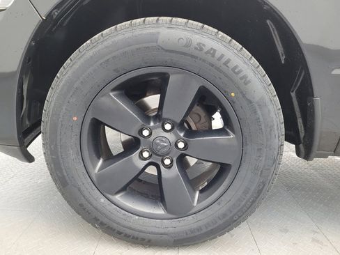 Used 2018 RAM 1500 Express w/ Black Ram 1500 Express Group RWD image 31