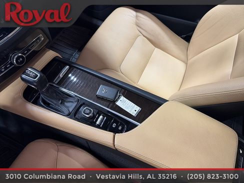 Used 2019 Volvo XC90 T6 Momentum w/ Advanced Package AWD/4WD image 34