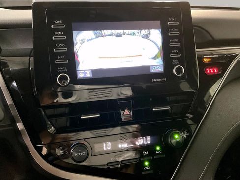 Used 2022 Toyota Camry SE w/ Cold Weather Package FWD image 26