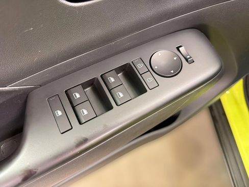 Used 2025 Hyundai Kona SEL FWD image 12