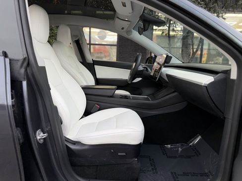 Used 2021 Tesla Model Y Performance image 33